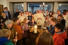 Kerzenweihe und Lichterprozession in St. Elisabeth